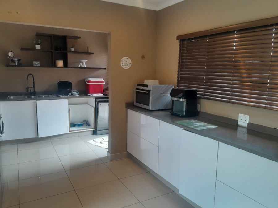 3 Bedroom Property for Sale in Safari Gardens North West